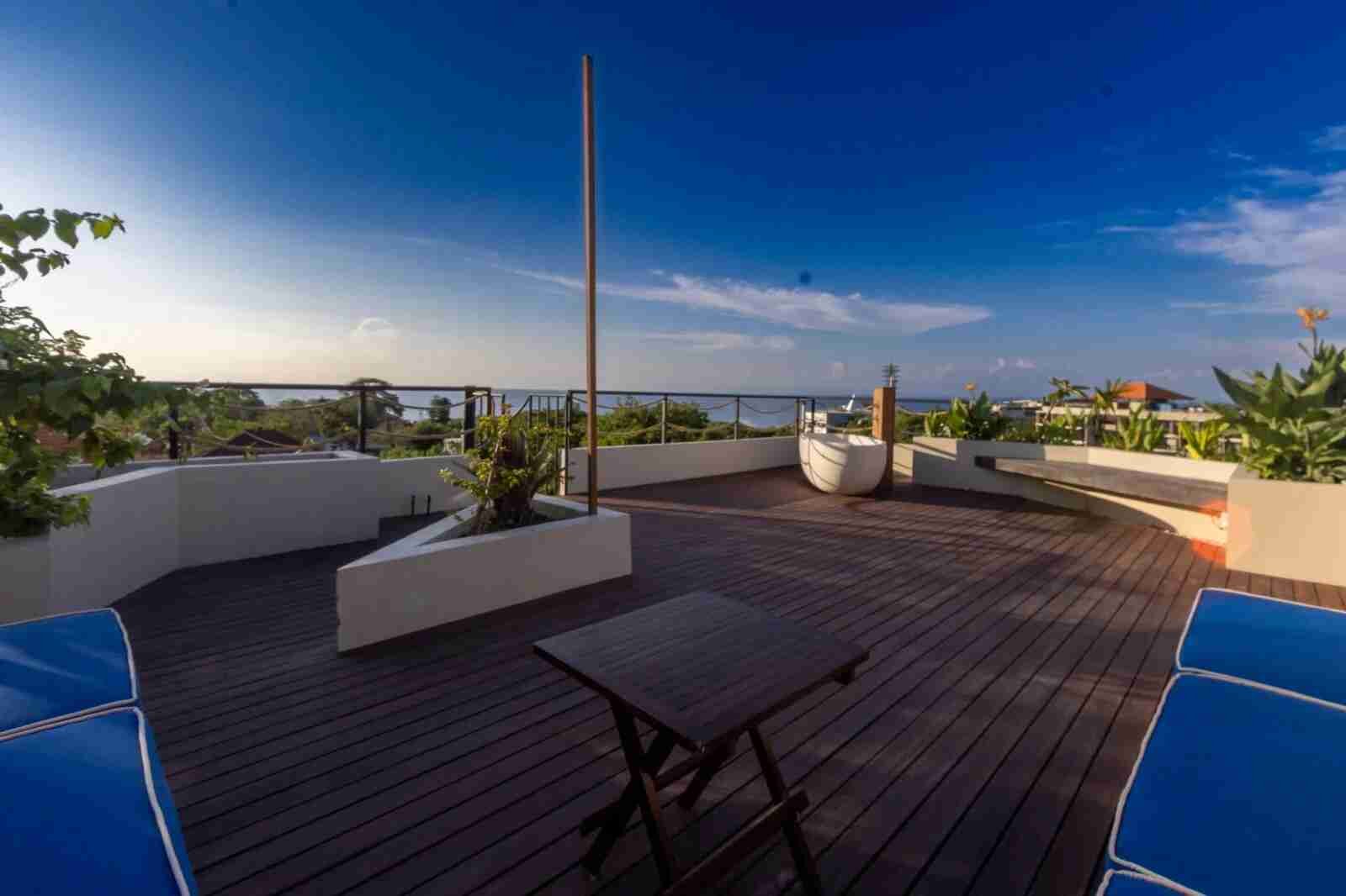 Sea-view deck of The Seaview Penthouse, Bingin