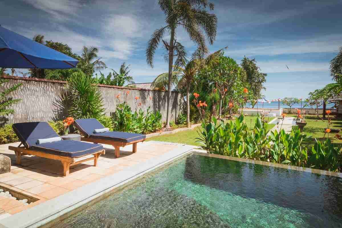 Beachfront pool at Samastiti Villa by the Beach, Lovina